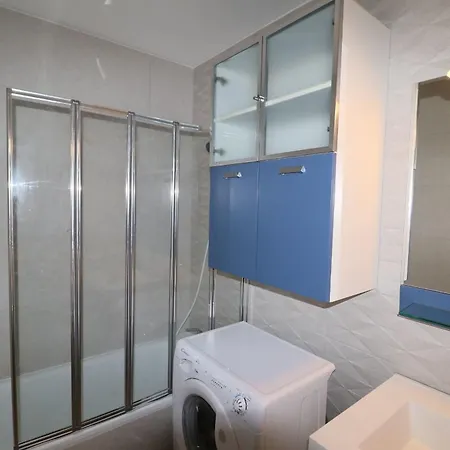 Bright T2 With Balcony - Close To The